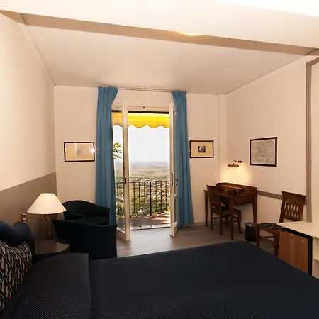 San Luca 4*